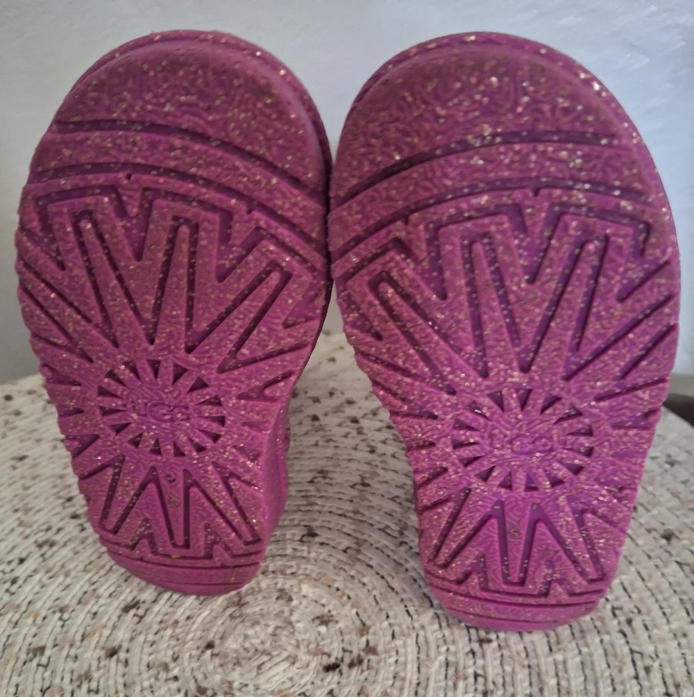 Ugg Kids Glitter Pink Rain Boot Size 7.